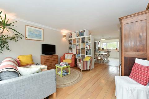 6 Limewood Close, London, W13 8HL