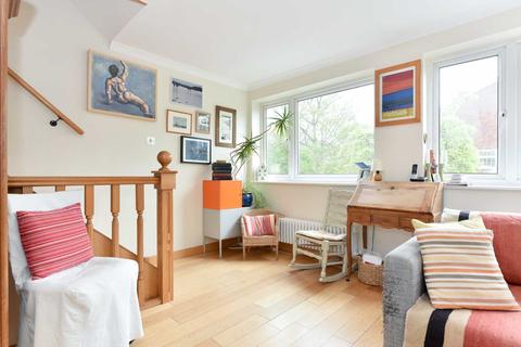 6 Limewood Close, London, W13 8HL
