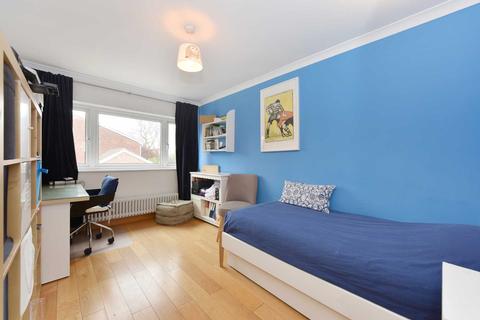 6 Limewood Close, London, W13 8HL
