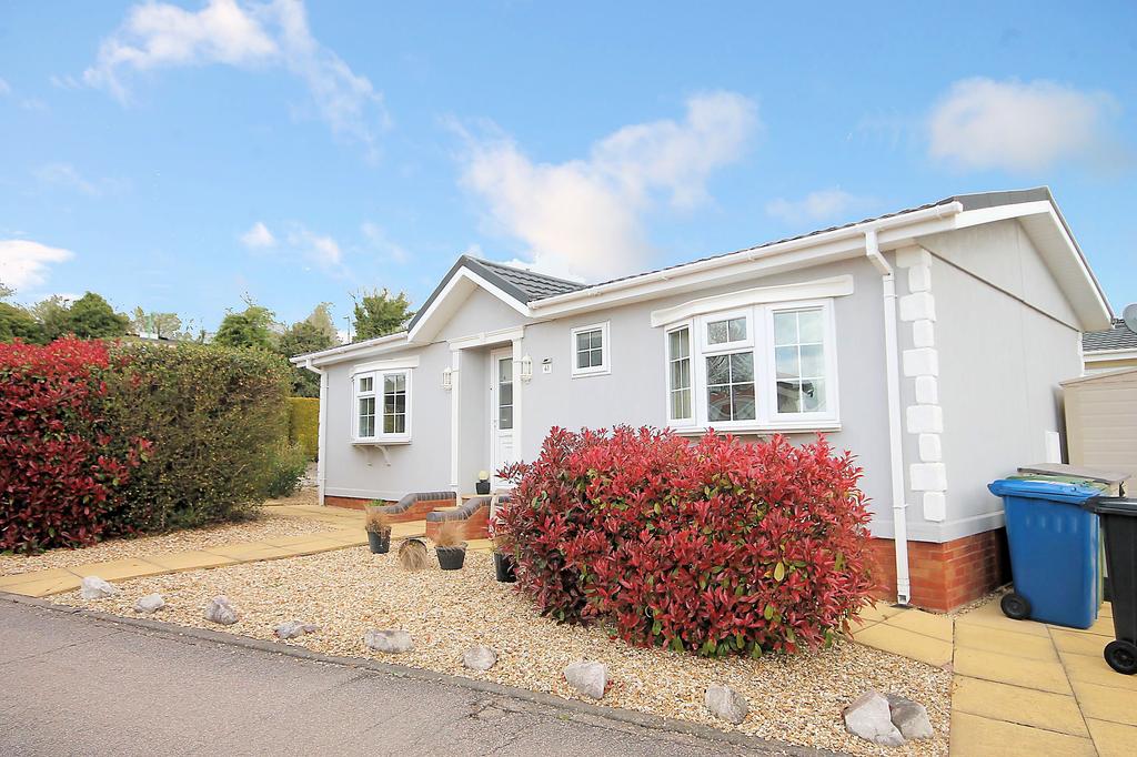 Stationfields, Tamworth, B79 7JU 2 bed park home £155,000