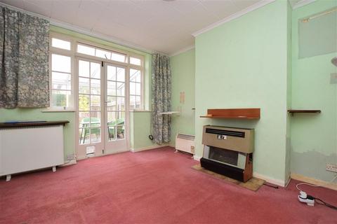 39 Kingsley Grove, Reigate, RH2 8DU