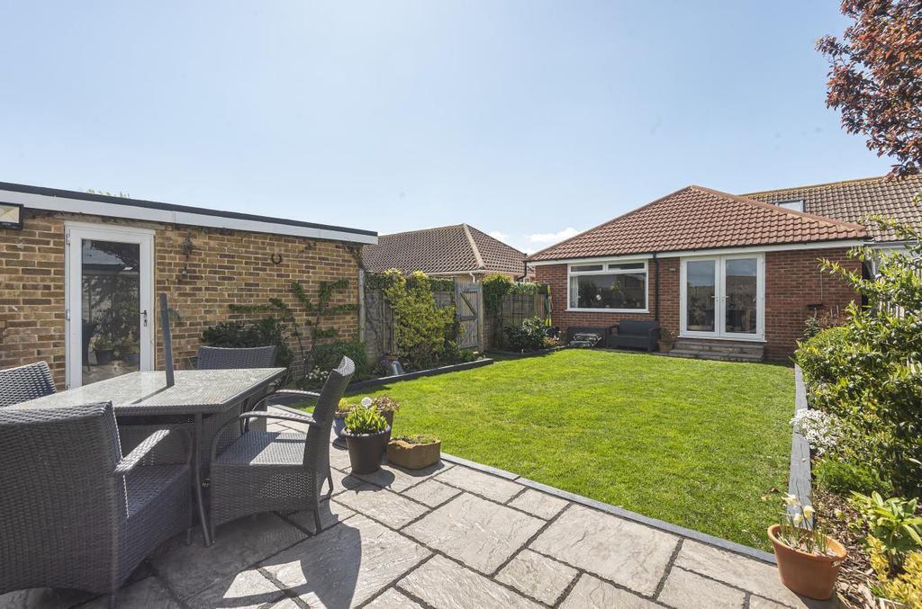 Chichester Way, Selsey, PO20 2 bed bungalow £350,000