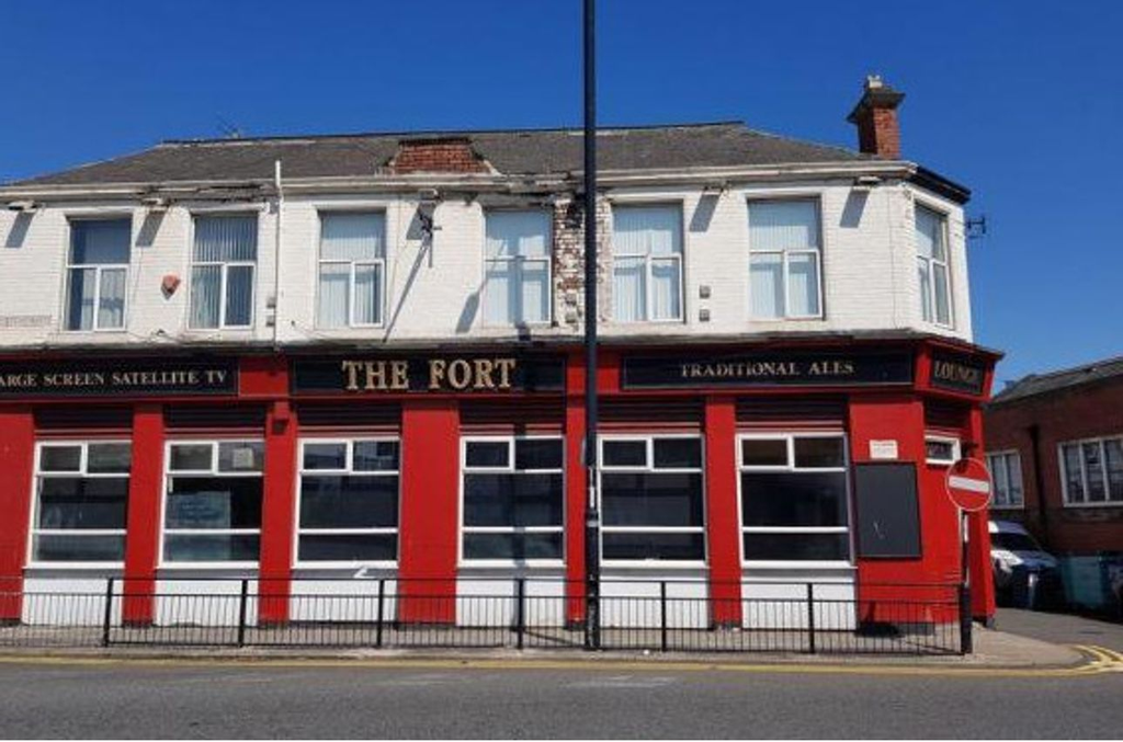 Roker Avenue, Sunderland SR6 Bar and to rent £1,083 pcm (£