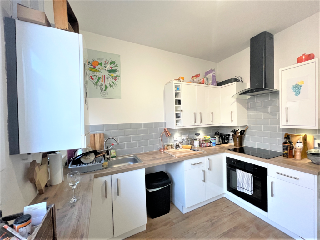 Coronation Cres, Preston, PR1 2 bed terraced house £650 pcm (£150 pw)