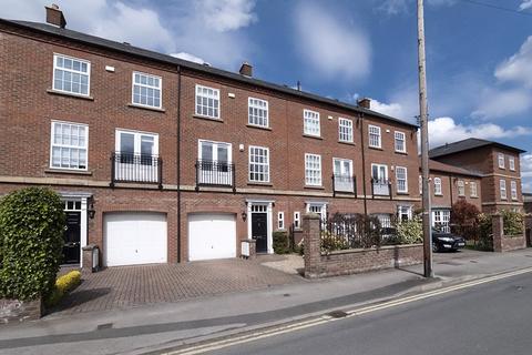 4 bedroom terraced house to rent, Grosvenor Park, York, YO30