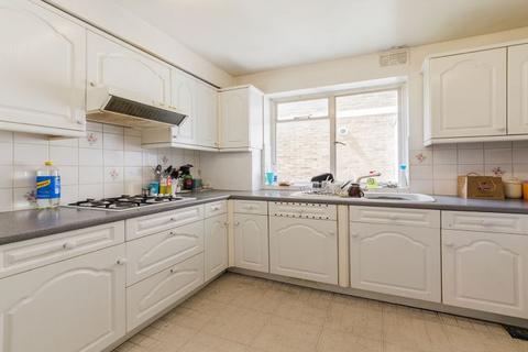 2 bedroom flat to rent, N19