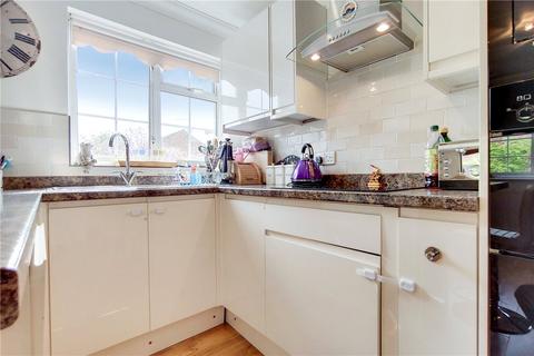 2 bedroom apartment to rent, St. Peter's Close, London, SW17