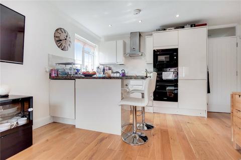 2 bedroom apartment to rent, St. Peter's Close, London, SW17