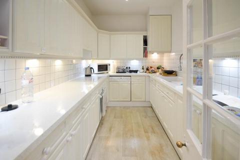 2 bedroom apartment to rent - Ascot, Berkshire