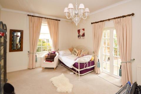 2 bedroom apartment to rent, Ascot, Berkshire