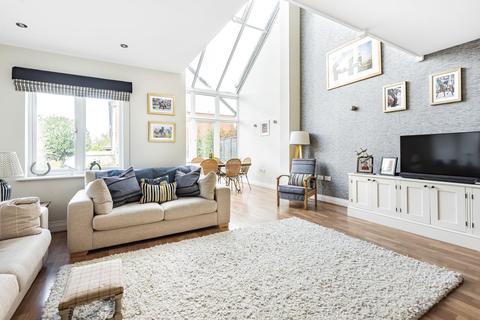 12 Macdowall Road, Guildford, GU2 9LD