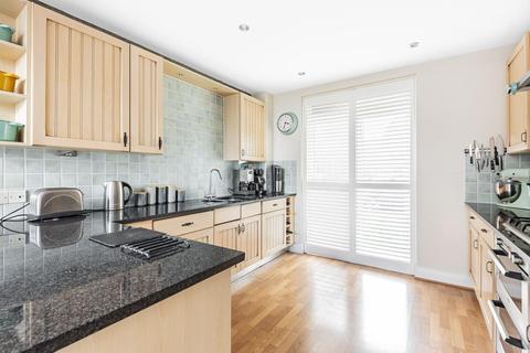 12 Macdowall Road, Guildford, GU2 9LD