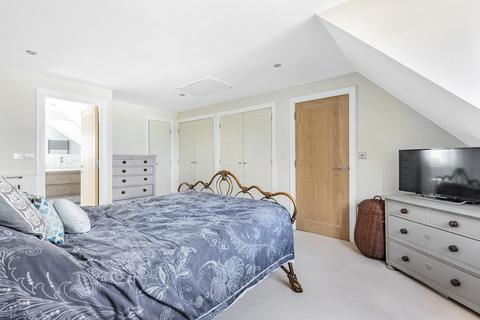 12 Macdowall Road, Guildford, GU2 9LD