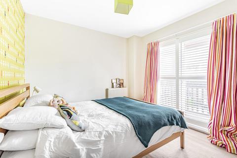 12 Macdowall Road, Guildford, GU2 9LD