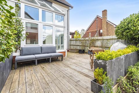 12 Macdowall Road, Guildford, GU2 9LD
