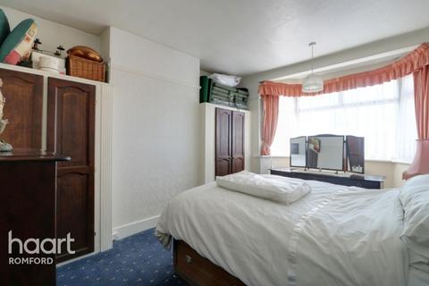 87 Dagenham Road, Romford, RM7 0DH