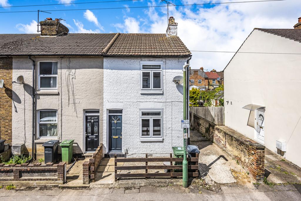 Thornhill Place, Maidstone 2 bed end of terrace house £275,000