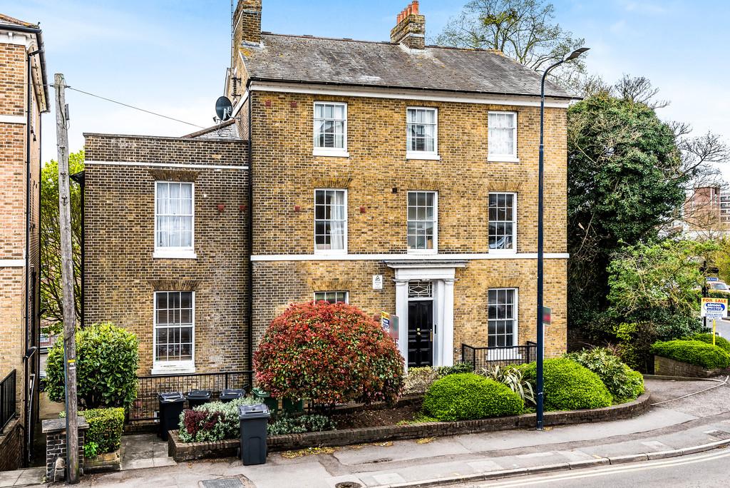 Ashford Road, Maidstone 2 bed flat £160,000