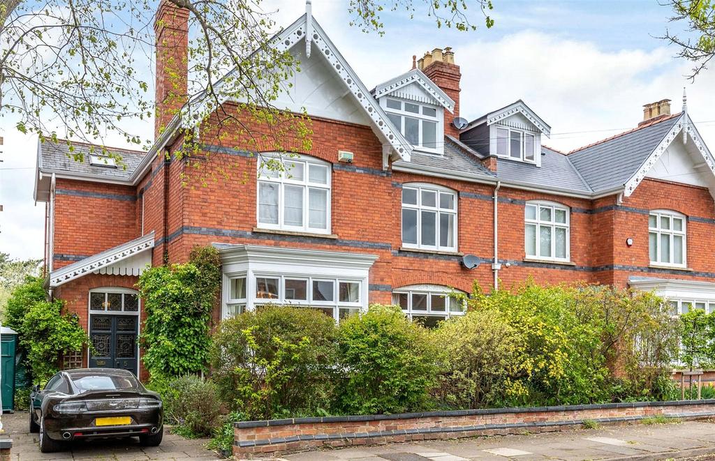 Eldorado Crescent, Cheltenham, Gloucestershire, GL50 6 bed semi