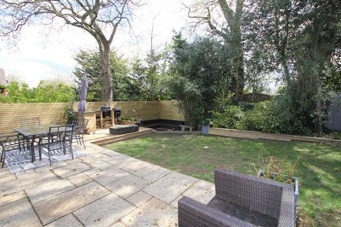 24 Cherry Gardens, Heathfield, TN21 8XZ