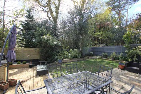 24 Cherry Gardens, Heathfield, TN21 8XZ