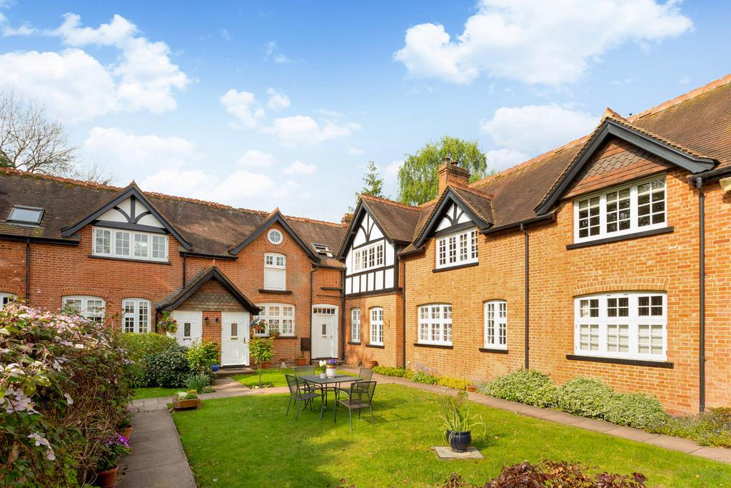Queen Annes Road, Windsor, SL4 2 bed £450,000