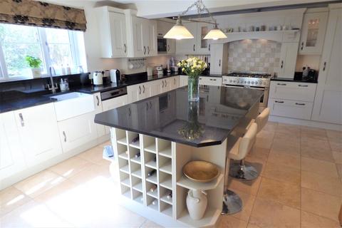 5 Alexandra Drive, Yoxall, Burton-on-trent, DE13 8PL