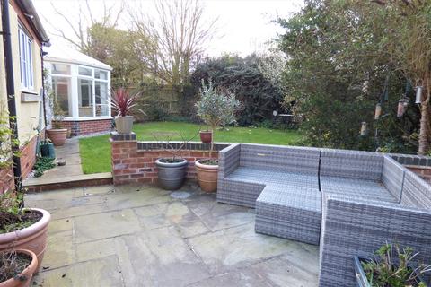 5 Alexandra Drive, Yoxall, Burton-on-trent, DE13 8PL