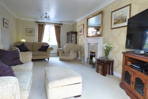 5 Alexandra Drive, Yoxall, Burton-on-trent, DE13 8PL