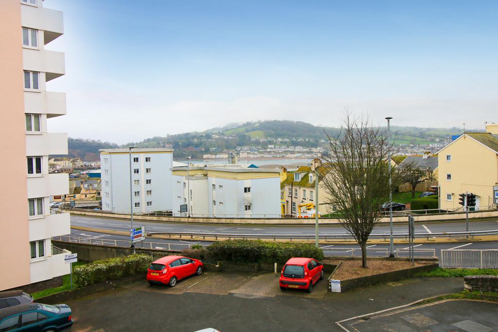 Bitton Park Road, Teignmouth 1 bed flat £105,000