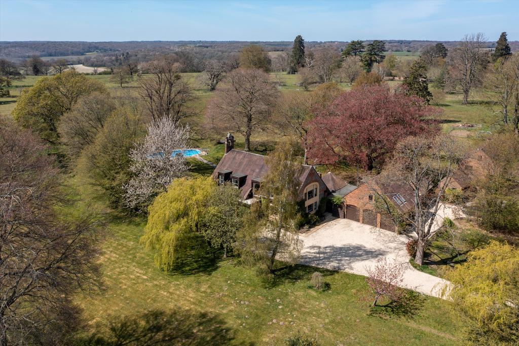 Turville Heath, HenleyonThames, RG9 5 bed detached house for sale £