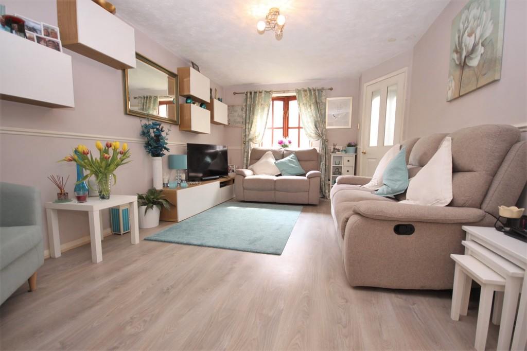 Exmoor Close, Whiteley 3 bed terraced house £300,000