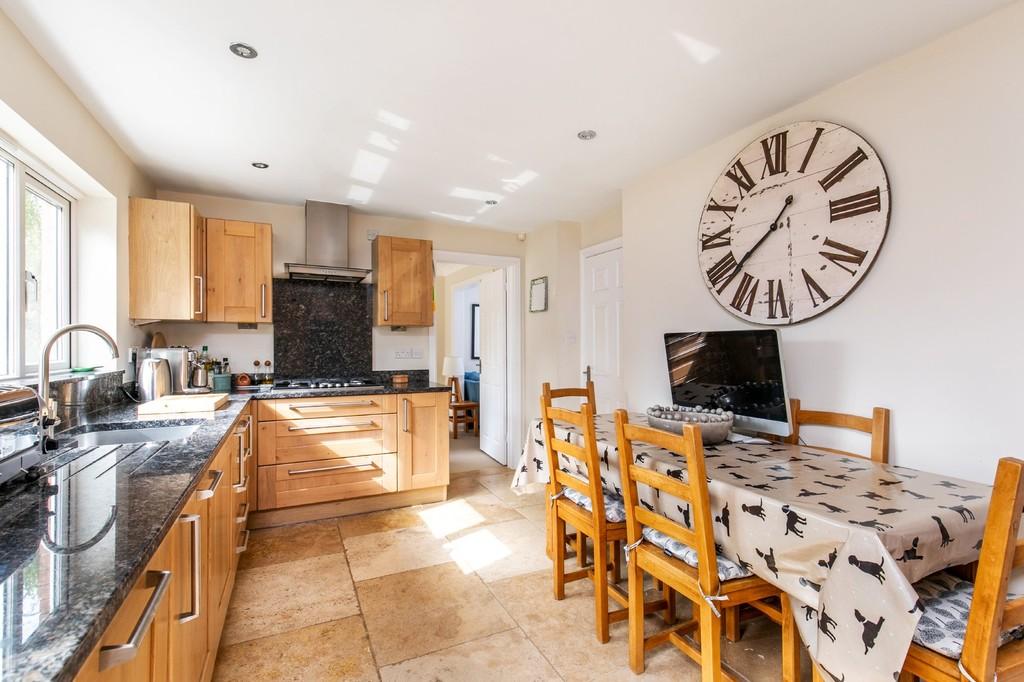 Monarch Way, Winchester, SO22 4 bed detached house £750,000