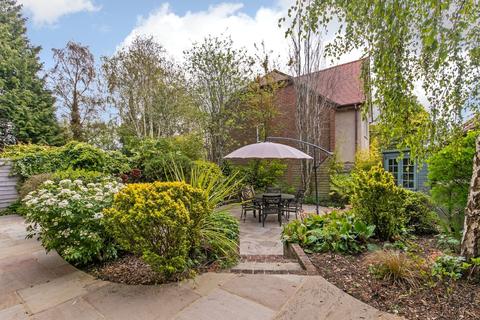 18 Monarch Way, Winchester, SO22 5QU