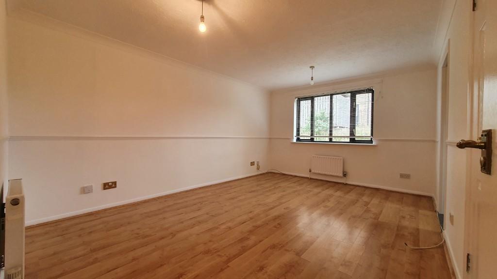 The Briars, Harlow 2 bed apartment £1,050 pcm (£242 pw)