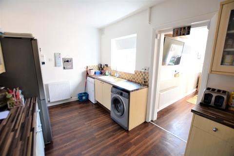 7 Fieldside, Scarborough, YO12 6BD