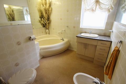 60 Dewsbury Drive, Wolverhampton, WV4 5RQ
