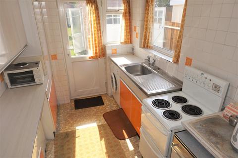 38 Widmore Lodge Road, Bromley, BR1 2QF