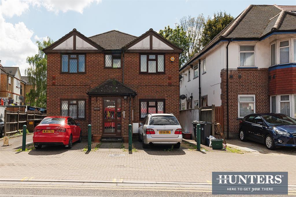 Henry House, Grove Road, Hounslow, TW3 1 bed flat £260,000