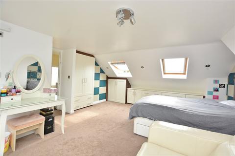 4 bedroom semi-detached house for sale, Stainburn View, Leeds, West Yorkshire