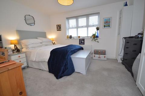 Flat 9 Sycamore Court Brickwork Avenue, Liphook, GU30 7US