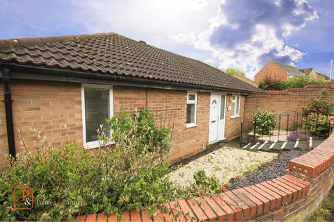 3 bedroom bungalow to rent - Firstore Drive, Colchester, Essex, CO3