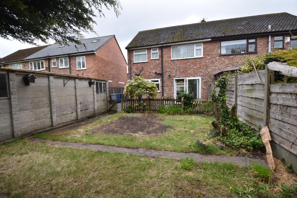 Bent Lanes, Davyhulme, M41 3 bed semidetached house £270,000