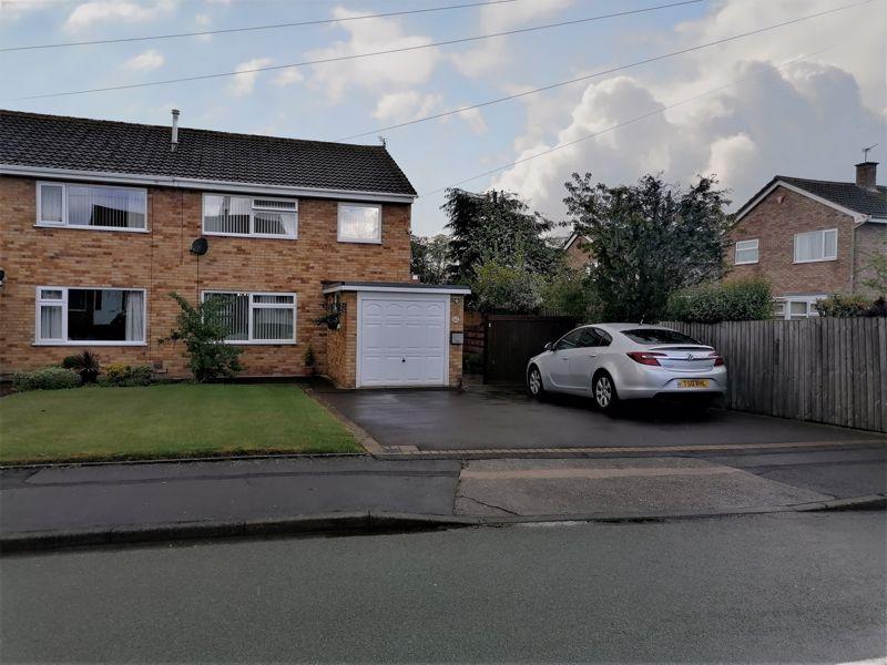 Boscobel Drive, Heath Farm, Shrewsbury, SY1 3DU 3 bed semidetached