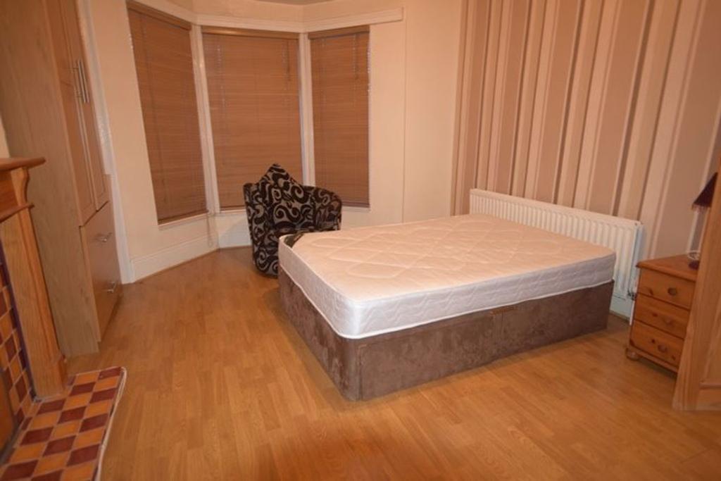 Readhead Avenue, South Shields 2 bed flat £450 pcm (£104 pw)