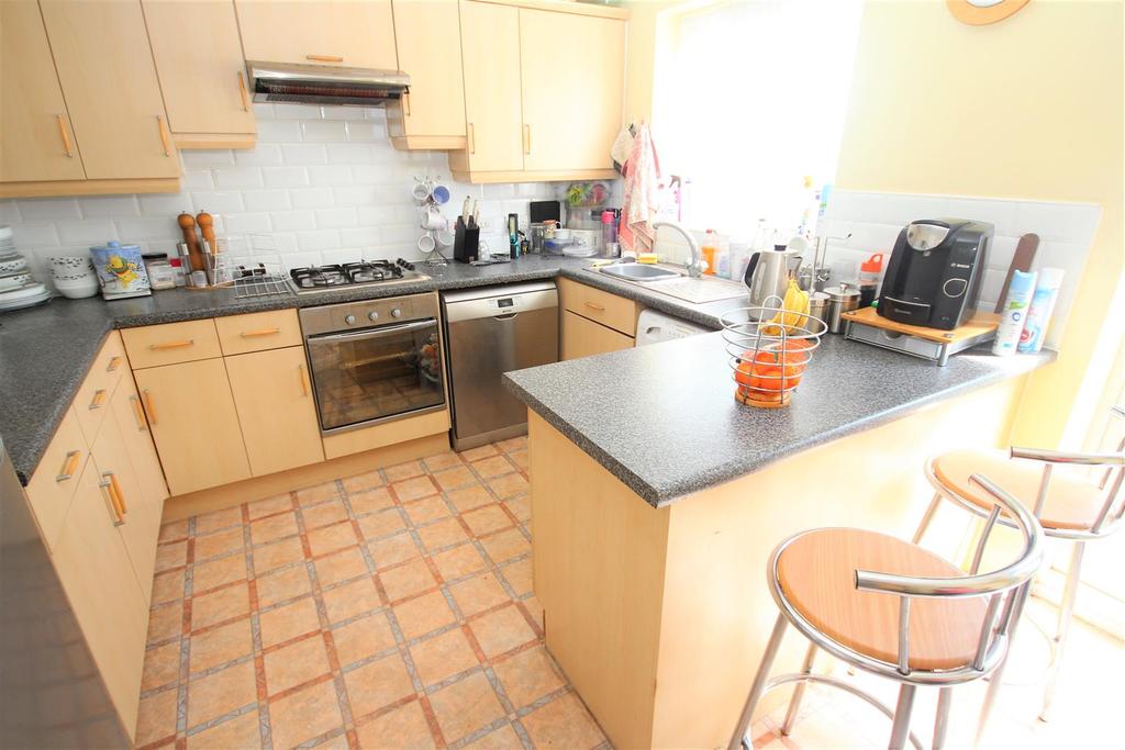Eden Court, Nuneaton 3 bed end of terrace house £180,000