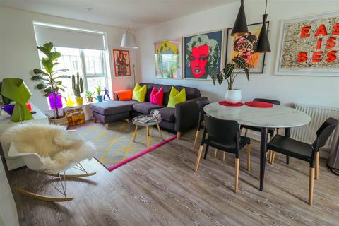 12 Barnfield Way, Newhall, Harlow, CM17 9TN