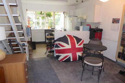 126 Grove Road, Hounslow, TW3 3PT