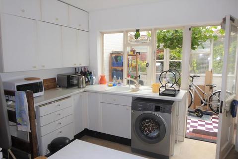 126 Grove Road, Hounslow, TW3 3PT