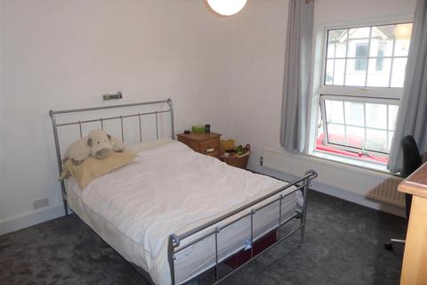 126 Grove Road, Hounslow, TW3 3PT